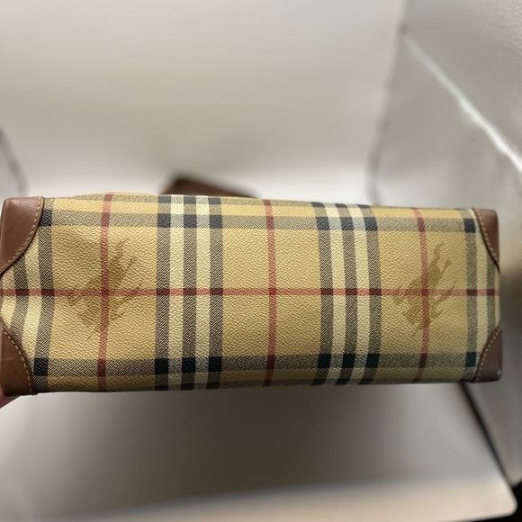 BURBERRY TOTE - Picture 8 of 11